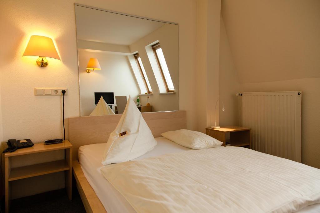 Hotel Moerser Hof Bagian luar foto
