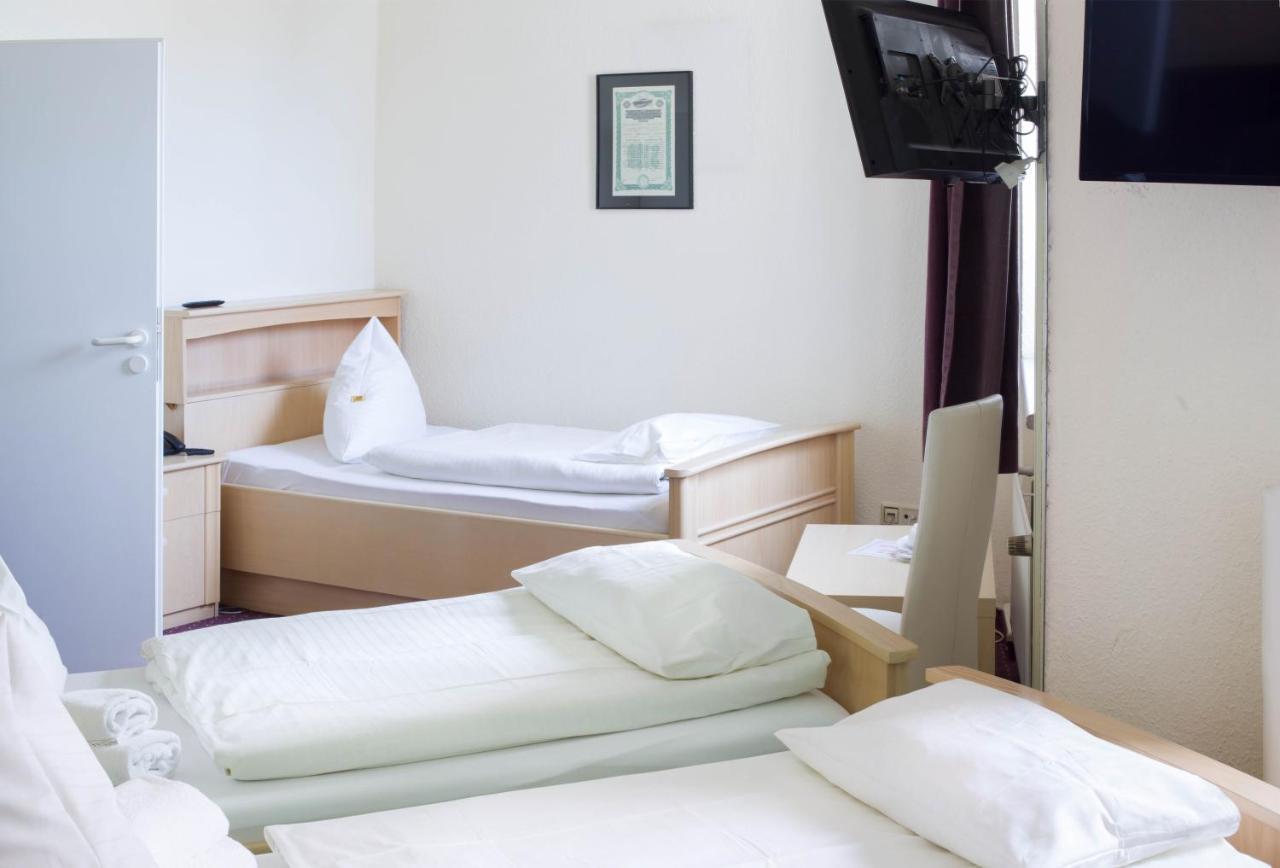 Hotel Moerser Hof Bagian luar foto