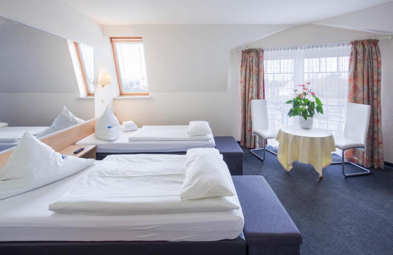 Hotel Moerser Hof Bagian luar foto